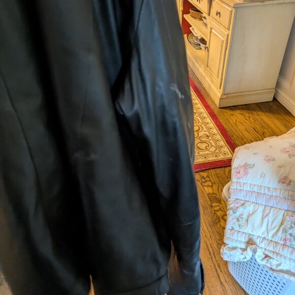 Black leather jacket - Picture 3 of 3